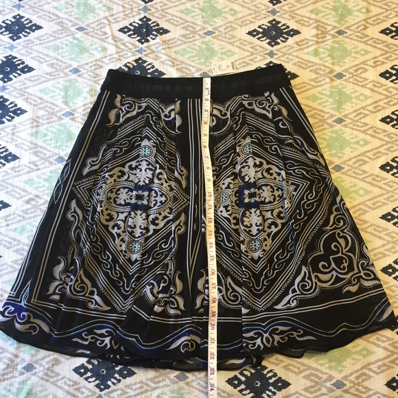 White House Black Market Elegant Skirt - Picture 3 of 7